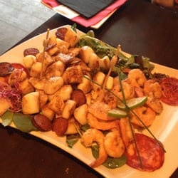La Boca - Une portion de calamar au chorizo et une de crevette gingembre-citron