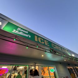 Sweet Melissa's Ice Cream - Outside