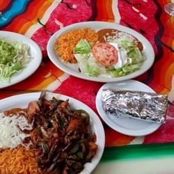 Mezcal 2 - Delicious late lunch with Happy hour margarita's!