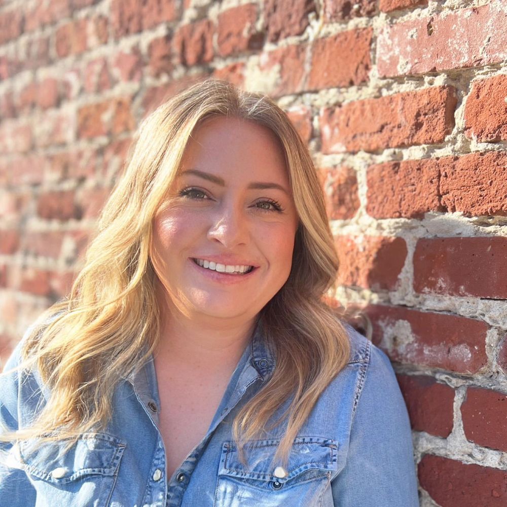 AIELLO TEAM TAPPER Contact Agent 1427 Chapin Ave