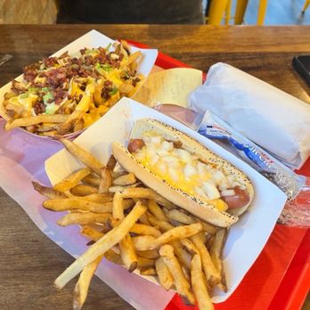 Al's Beef - Chili Cheese Dog - Sandwiches Near Me - Chicago, Illinois