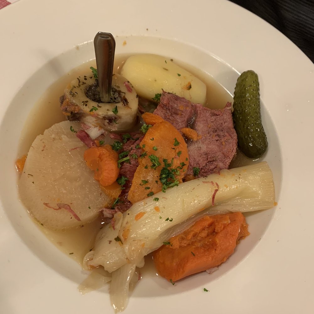 Le Petit Saint Benoit - Pot roast and bone marrow - French Near Me - Paris, 75 Le Petit Saint Benoit - Pot roast and bone marrow - French Near Me - Paris, 75
