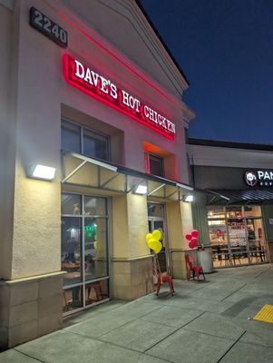 Dave's Hot Chicken by null