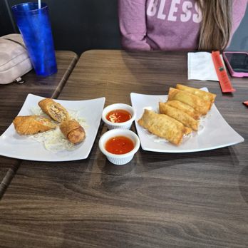 Sakura Spice - Egg rolls and crab Rangoon - Sushi Bars Near Me - Indianapolis, Indiana Sakura Spice - Egg rolls and crab Rangoon - Sushi Bars Near Me - Indianapolis, Indiana