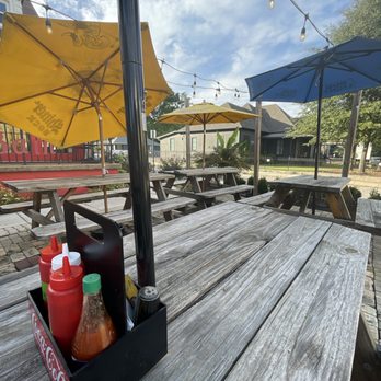 Bain Barbecue - Patio. - Barbeque Near Me - Memphis, Tennessee