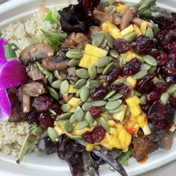 mushroom quinoa bowl mushroom quinoa bowl