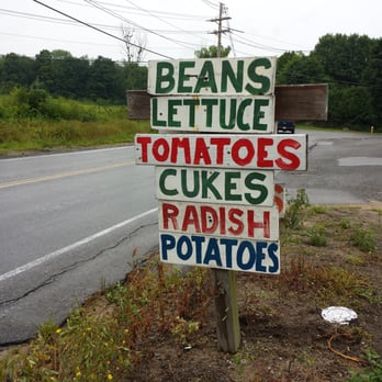 Harper's Farm & Garden - a sign for beans and lettuce - Fruits & Veggies Near Me - Lancaster, Massachusetts Harper's Farm & Garden - a sign for beans and lettuce - Fruits & Veggies Near Me - Lancaster, Massachusetts