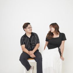 Pose Palace Self-portrait Studio