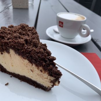 Cako - Schokostreuselquark-Kuchen - Cafes Near Me - Zingst, MV