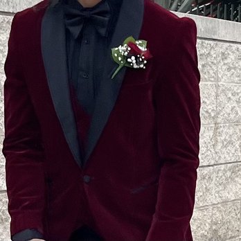 Raintree Flowers - Boutonnière - Florists Near Me - Culver City, California