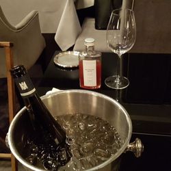 Restaurant Schwarzenstein - Nils Henkel - Leitz Riesling Berg Kaisersteinfels und Henkels Wacholder-Quitten-Komposition