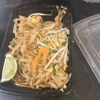 Nilfa’s Kusina - Chicken Pad Thai - Asian Fusion Near Me - Bridgton, Maine