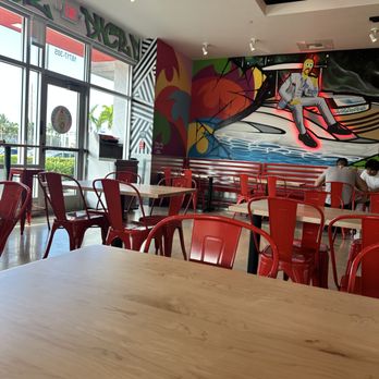 Dave's Hot Chicken - clean interior - Chicken Shop Near Me - Aventura, Florida