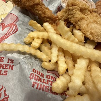Raising Canes Chicken - Chicken Shop Near Me - Nashville, Tennessee Raising Canes Chicken - Chicken Shop Near Me - Nashville, Tennessee