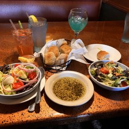 Drinks, Salads, bread w/ oil