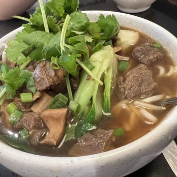 Chilispot - Beaf Beef Sirloin Noodles Soup - Chinese Near Me - Orlando, Florida Chilispot - Beaf Beef Sirloin Noodles Soup - Chinese Near Me - Orlando, Florida