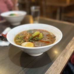 Reren Lamen & Bar - Kung Fu Noodles