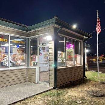 Golden Big Bowl - the outside of a restaurant at night - Asian Fusion Near Me - Chattanooga, Tennessee