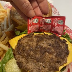 Steak ’n Shake - Bacon Bacon 'n Cheese Single Steakburger 'n Fries compare the patty to the ketchup packet
