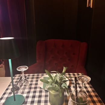 La Cesta - Table - Italian Near Me - Berlin, BE La Cesta - Table - Italian Near Me - Berlin, BE