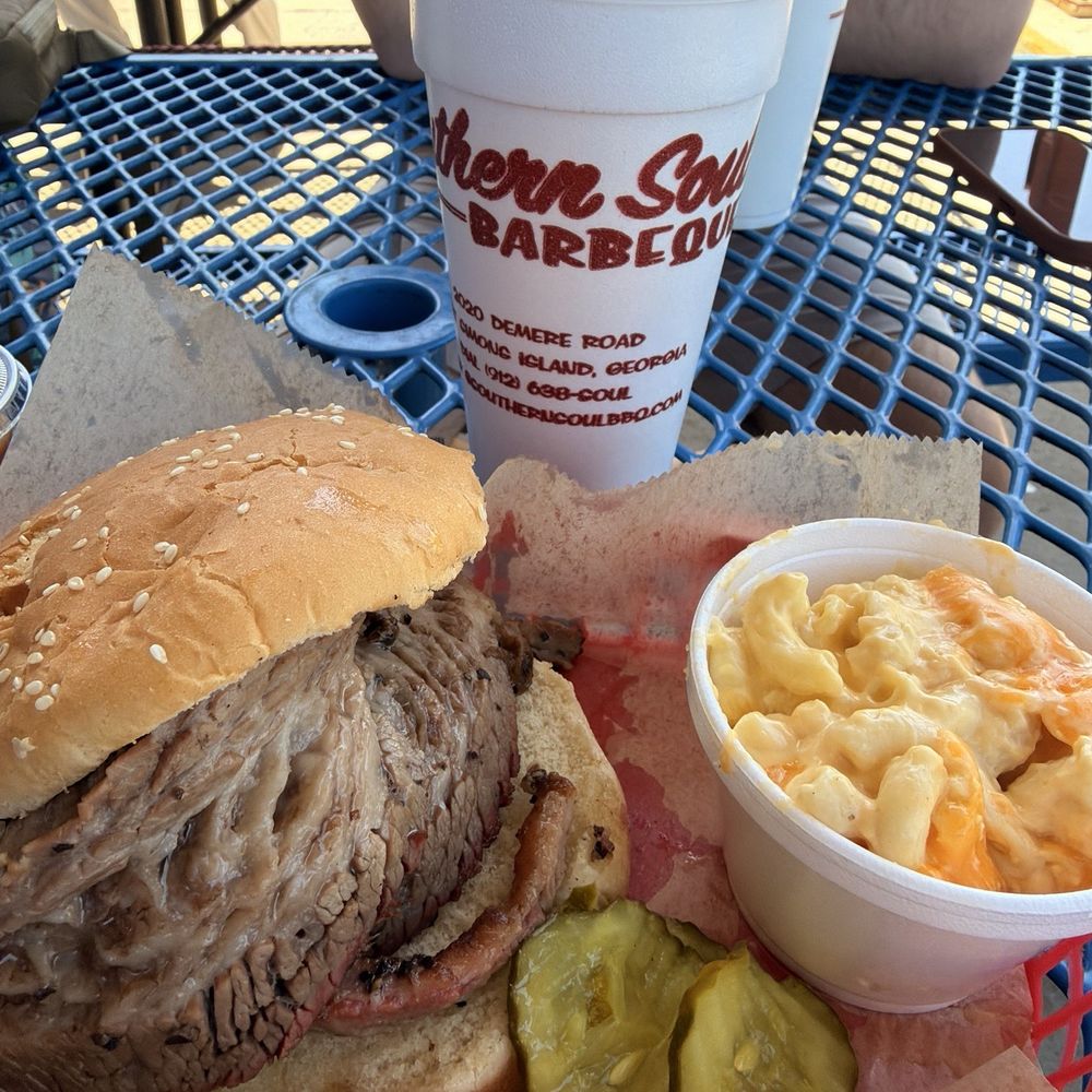 Southern Soul Barbeque - Sliced brisket sandwich with mac and cheese. - Barbeque Near Me - Saint Simons Island, Georgia Southern Soul Barbeque - Sliced brisket sandwich with mac and cheese. - Barbeque Near Me - Saint Simons Island, Georgia