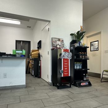 Samurai Motors - Lobby/Waiting Area - Auto Repair Near Me - Las Vegas, Nevada Samurai Motors - Lobby/Waiting Area - Auto Repair Near Me - Las Vegas, Nevada