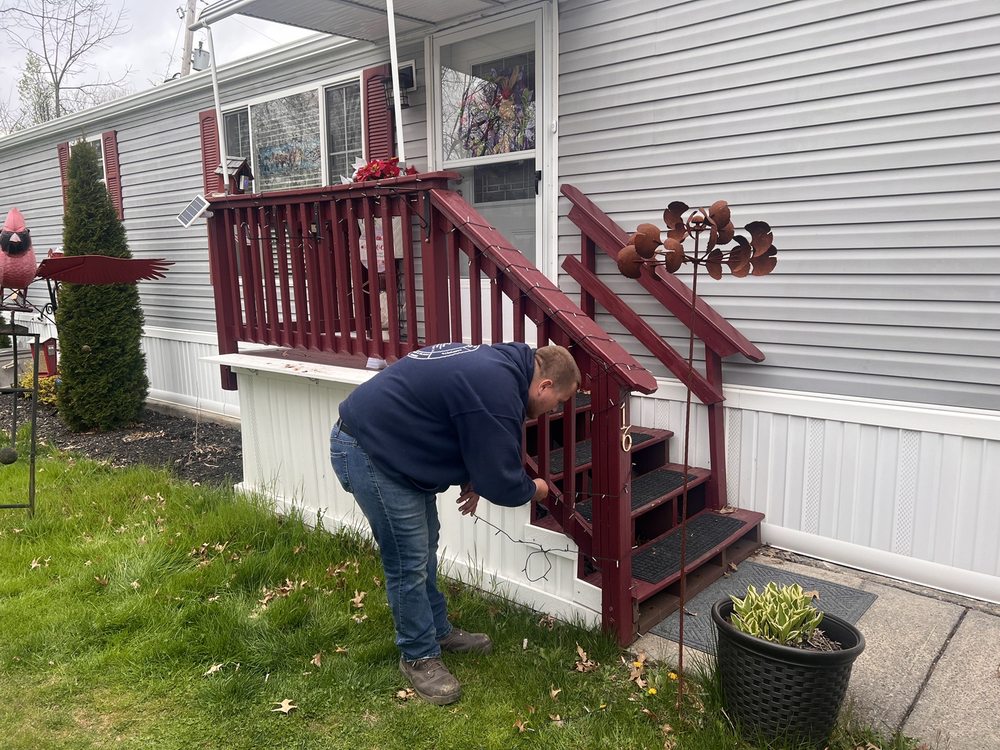 Slide of H & M Mobile Home Remodelers