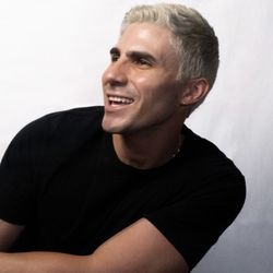 Jake Tyler Photo - Hi I'm Jake! Let's capture some memories together!