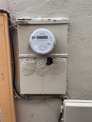 Rusty Panel Replacement - For those of you who follow our work, it should come as no surprise when a compromised panel like this gets changed out for a new 200amp panel. Rust like this is largely environmental and is an easy fix for the 110220v team.