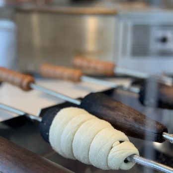 Kurly Kürtősh Café - Super Fresh - rolled and baked to order - Desserts Near Me - Nutley, New Jersey