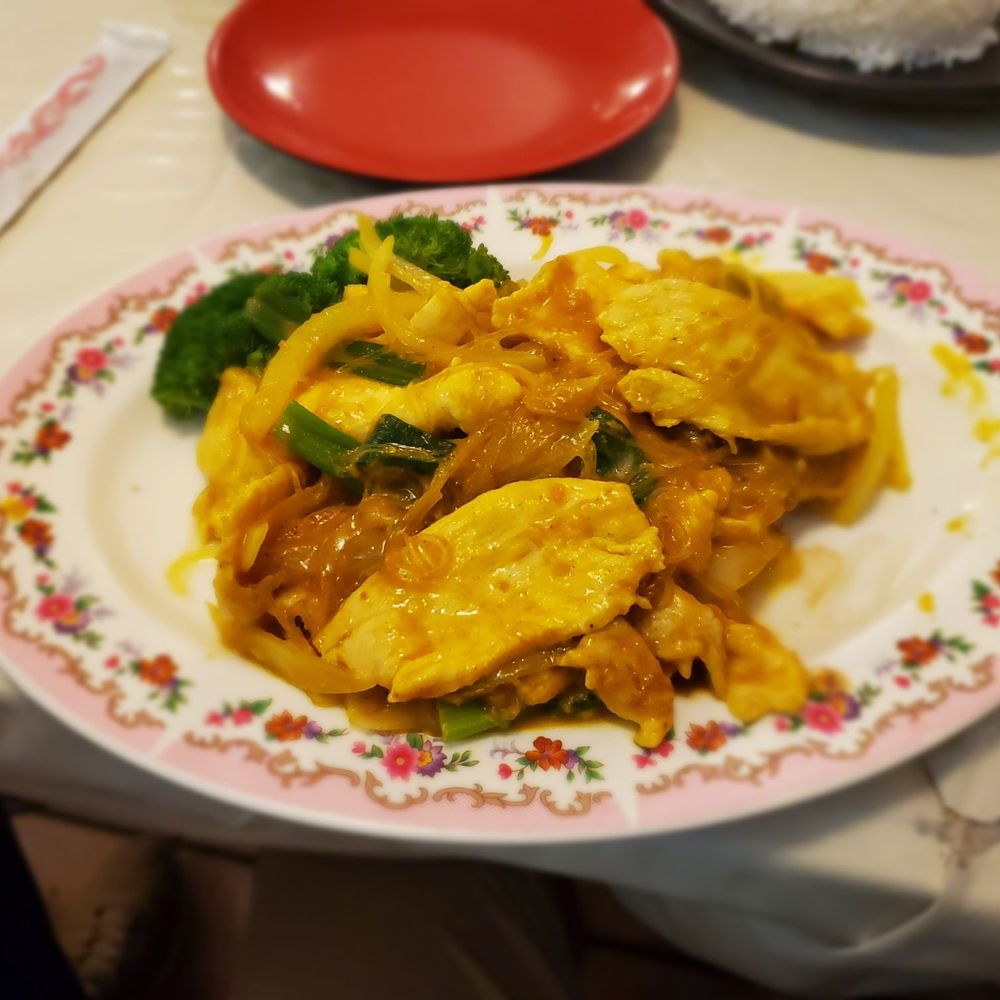 Nam Phuong - Chicken with peanut sauce and curry - Vietnamese Near Me - Philadelphia, Pennsylvania