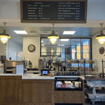 Park Bagelry - Inside - Cafes Near Me - Allston, Massachusetts