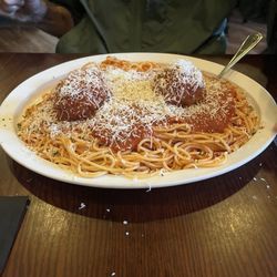 La Cucina Italian Grill - Spaghetti and Meatballs