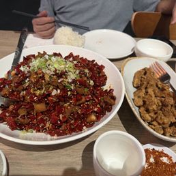 现炸黄金小酥肉(配蘸料) 现炸黄金小酥肉(配蘸料)