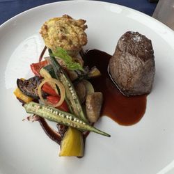 Oblaca restaurace - Grilled beef tenderloin, mixed vegetables, potato
