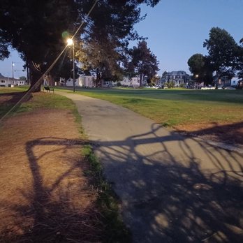 Littlejohn Park - Parks Near Me - Alameda, California