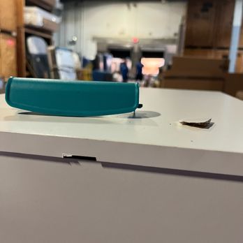 Get Moving USA - Broken dresser. This is in their warehouse. They love to blame other people, but, cannot when it is on their site! - Movers Near Me - Yaphank, New York