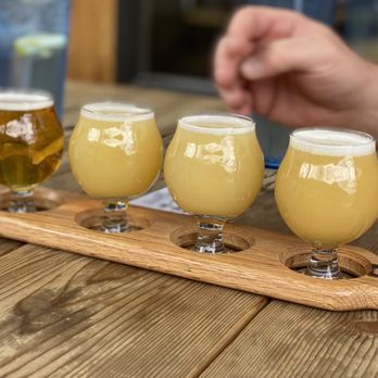 Cabin Creek Brewing - Flight of hoppy beers - Breweries Near Me - Georgetown, Colorado Cabin Creek Brewing - Flight of hoppy beers - Breweries Near Me - Georgetown, Colorado