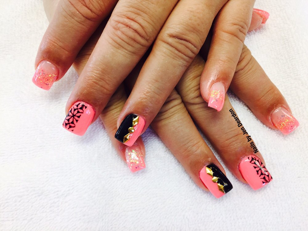 Nails By Jen Deardon Logo