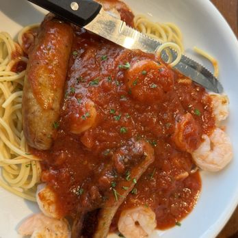 Olive Garden Italian Restaurant - Spaghetti, shrimp, and sausages - Italian Near Me - El Paso, Texas Olive Garden Italian Restaurant - Spaghetti, shrimp, and sausages - Italian Near Me - El Paso, Texas