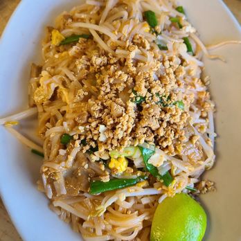 Bangkok Thai Deli - Pad Thai - Delis Near Me - Saint Paul, Minnesota