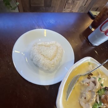 Coconut Rabbit - Heart-shaped scoop of rice - Thai Near Me - Los Alamitos, California