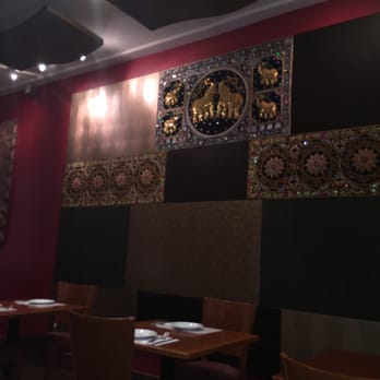 Frankly Thai - Nice beautiful decor - Thai Near Me - Franklin Square, New York
