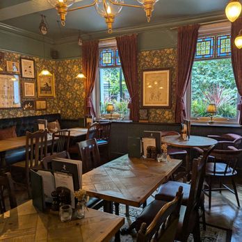 Sherlock Holmes - Upstairs dining - Pubs Near Me - London, XGL Sherlock Holmes - Upstairs dining - Pubs Near Me - London, XGL