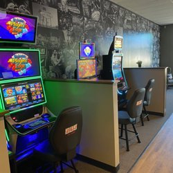 Debbie's Slots Lounge