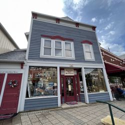 Smokey Row Antiques - Outside
