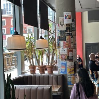 Beer O'Clock - Beer Bar Near Me - Portland, Oregon