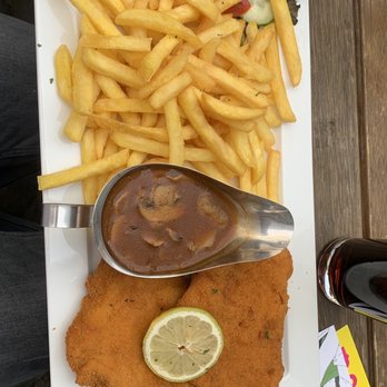 Weinstube Lösch - Jäger Schnitzel. - Wine Bars Near Me - Mainz, RP Weinstube Lösch - Jäger Schnitzel. - Wine Bars Near Me - Mainz, RP