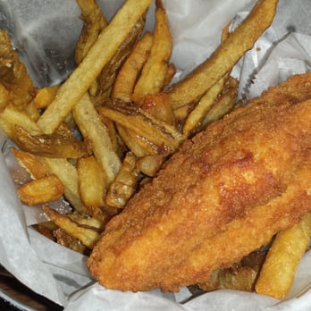 Rose & Crown - The kids meal was delicious (I snuck a bite while cutting it up and then another few).  This is the chicken strips basket. - Gastropubs Near Me - Lewes, Delaware