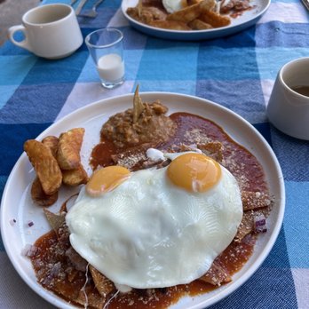 Azul - Chilaquiles arrachera con juevos - Breakfast & Brunch Near Me - Puerto Vallarta, JAL Azul - Chilaquiles arrachera con juevos - Breakfast & Brunch Near Me - Puerto Vallarta, JAL